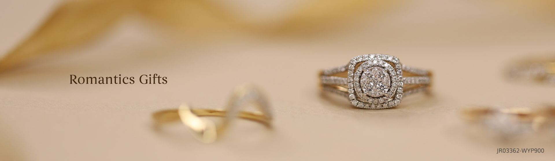 Best Romantic Gifts For Girlfriend Include Gorgeous Jewellery in Gold and Diamond
